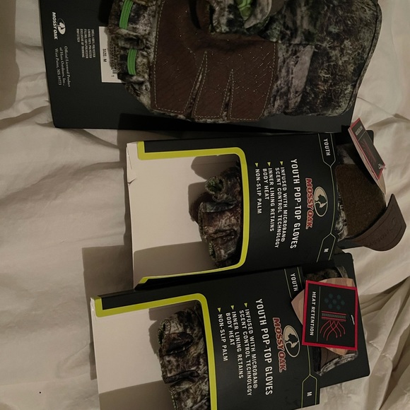 POP-TOP GLOVES YOUTH Medium MOSSY OAK MICROBAN NEw - Picture 1 of 5
